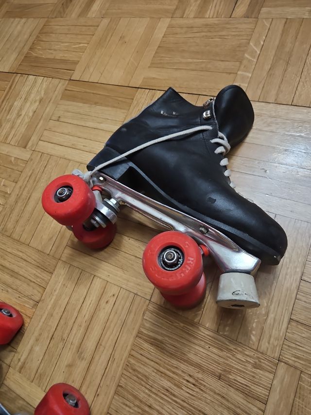 Patines de 4 ruedas negros