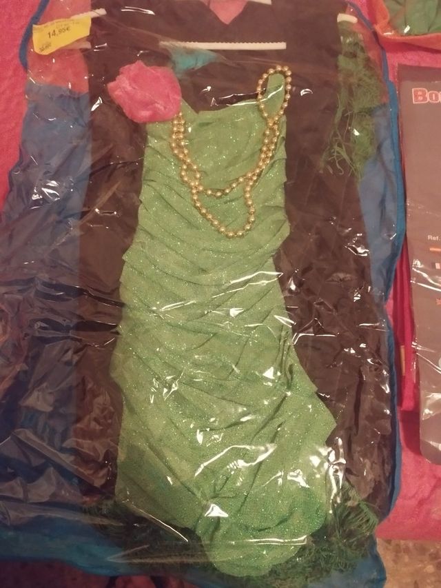 Disfraz verde brillante con collar dorado