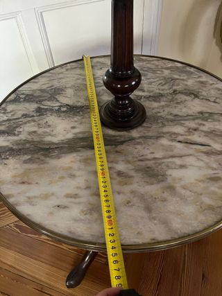 Mesa auxiliar redonda mármol y madera
