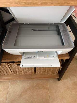 Impresora HP Blanca y Gris con escáner incorporado