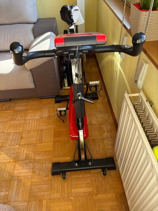 Bici Estática Maketec Roja