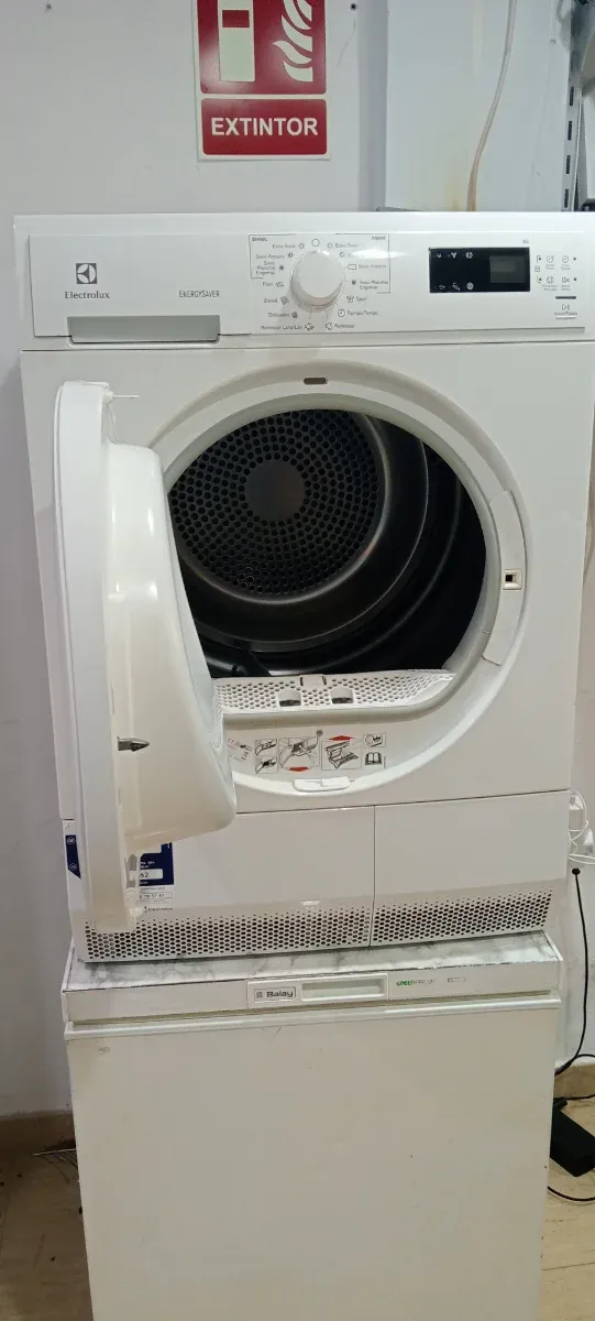 Secadora Electrolux 8kg Condensación A+