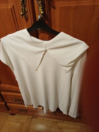 Top ZARA blanco cuello drapeado talla M