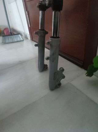 Vasos de suspensión Yamaha