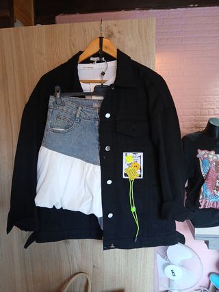Cazadora vaquera denim y negra