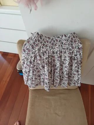 Falda corta estampada talla única