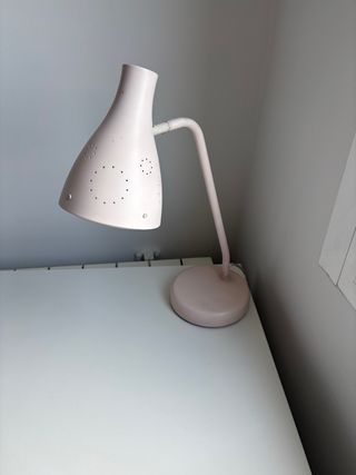 Lámpara de escritorio rosa metal