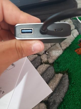 Hub USB-C 4 Puertos (HDMI, VGA, USB, PD)
