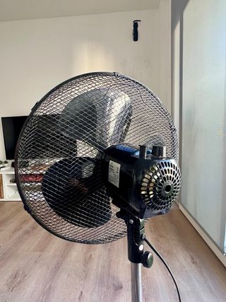 Ventilador de pie Carrefour Home negro