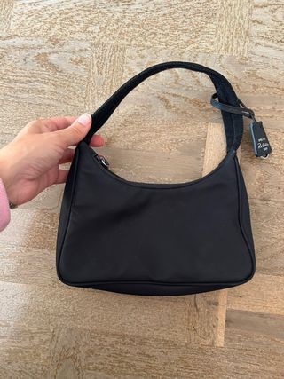 Bolso Prada Re-Edition 2000 Negro (negociable)