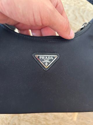 Bolso Prada Re-Edition 2000 Negro (negociable)