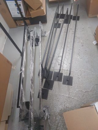 Liquidación de tienda de ropa/ Material casi nuevo