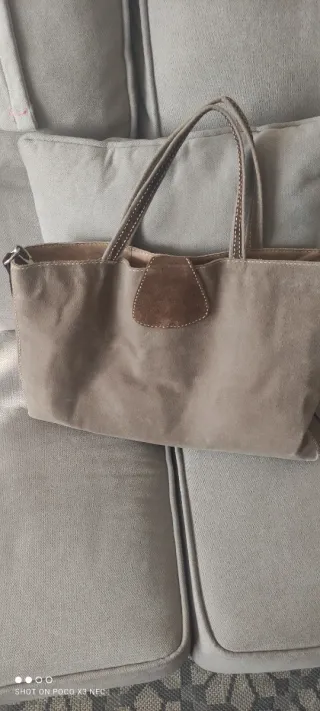 Bolso de piel artesanal marrón y beige