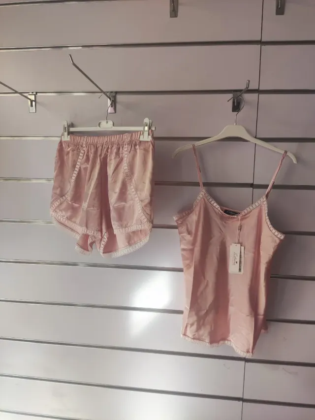 Conjunto pijama satén rosa mujer