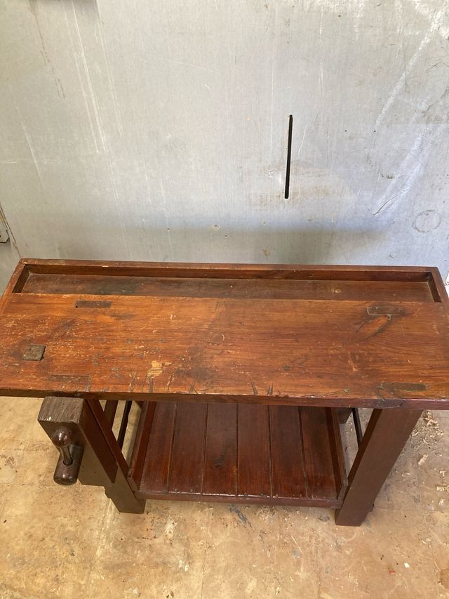 Banco de carpintero antiguo de madera