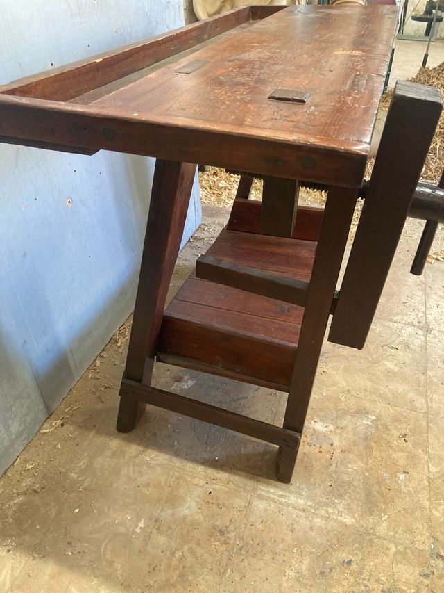 Banco de carpintero antiguo de madera