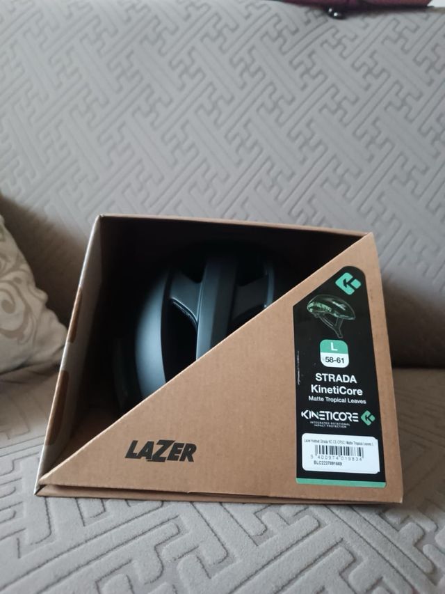 Casco Bici Nero con Fantasia Tropicale