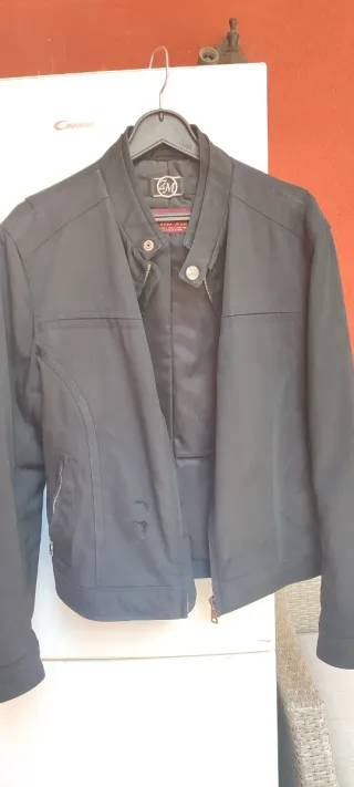 Chaqueta Zara Man Negra