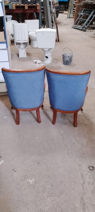 2 Butacas Azules con Madera