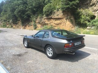 Porsche 944 1983