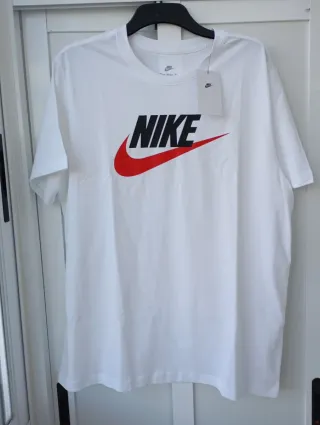 Camiseta Nike blanca