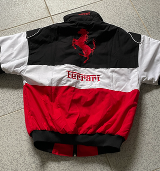 Cazadora Ferrari F1 Vintage Negra Roja Blanca