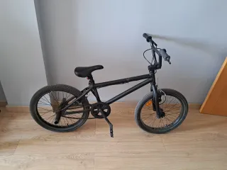 Bicicleta BMX Negra
