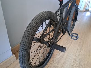 Bicicleta BMX Negra