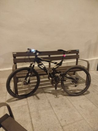 Bicicleta de Montaña Doble Suspensión