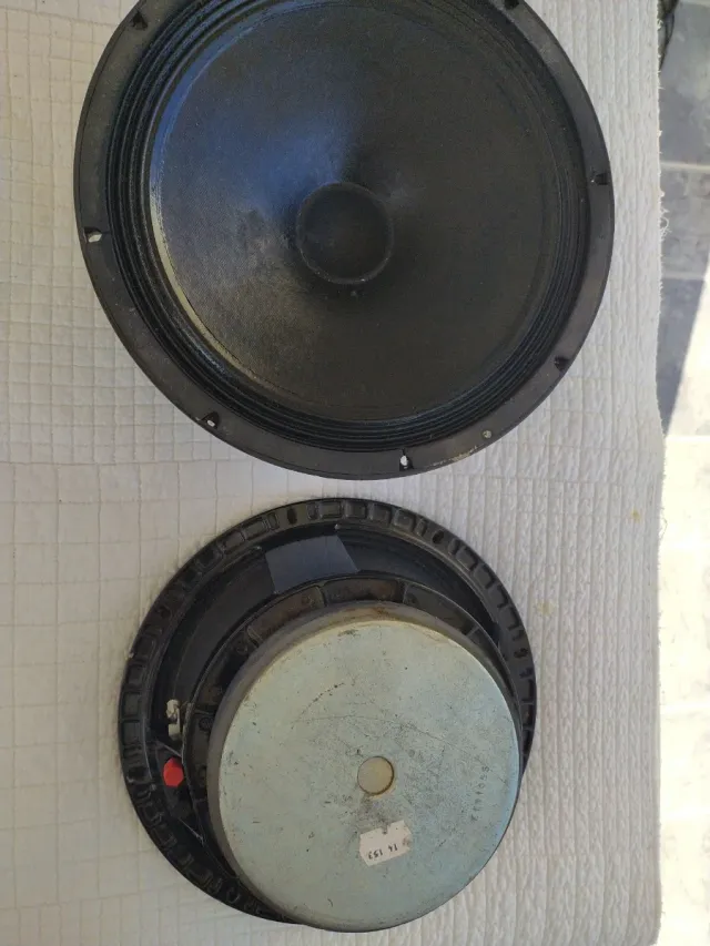 RCF L10 altavoz 10 pulgadas