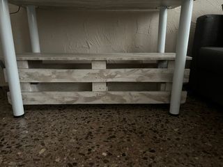 Mesa auxiliar con ruedas