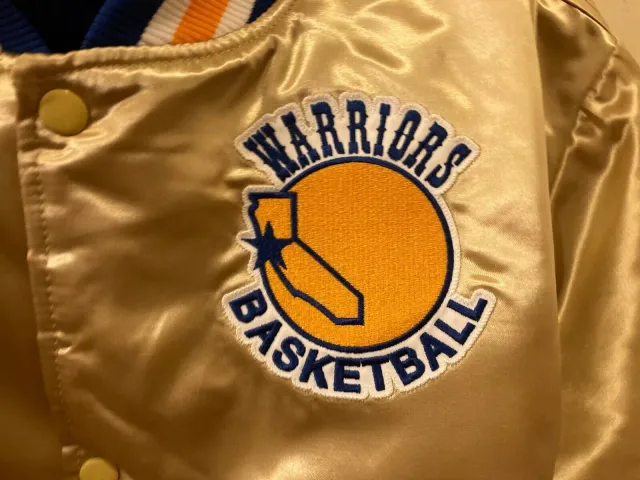 Cazadora Bomber Mitchell & Ness NBA Dorada