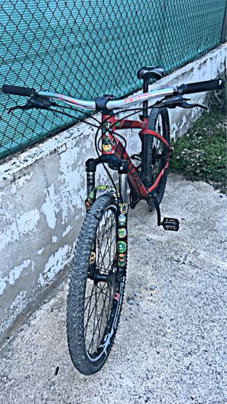 Bicicleta Montaña B'TWIN Roja