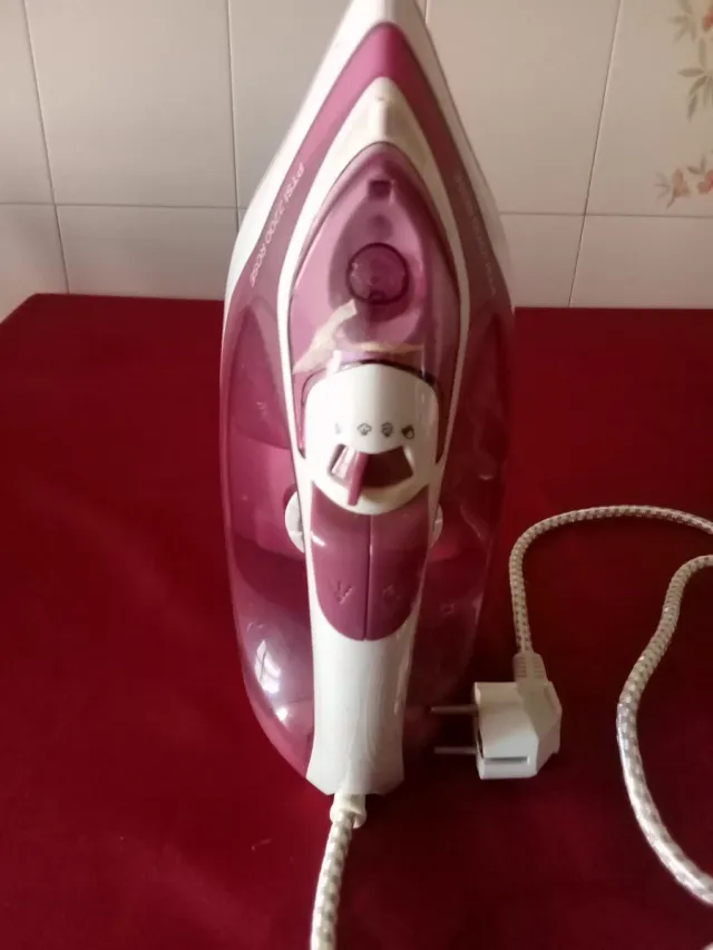 Plancha de vapor rosa