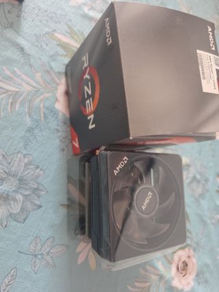 AMD Ryzen 7 3700X Procesador + disipador sin usar