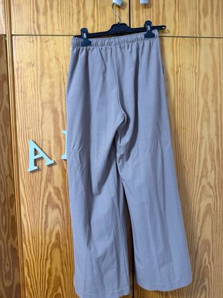Pantalón ancho gris