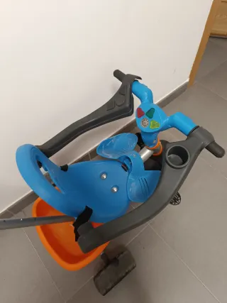 Triciclo infantil azul y naranja