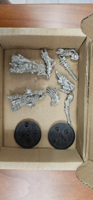 Abaddon y Capitán 40k