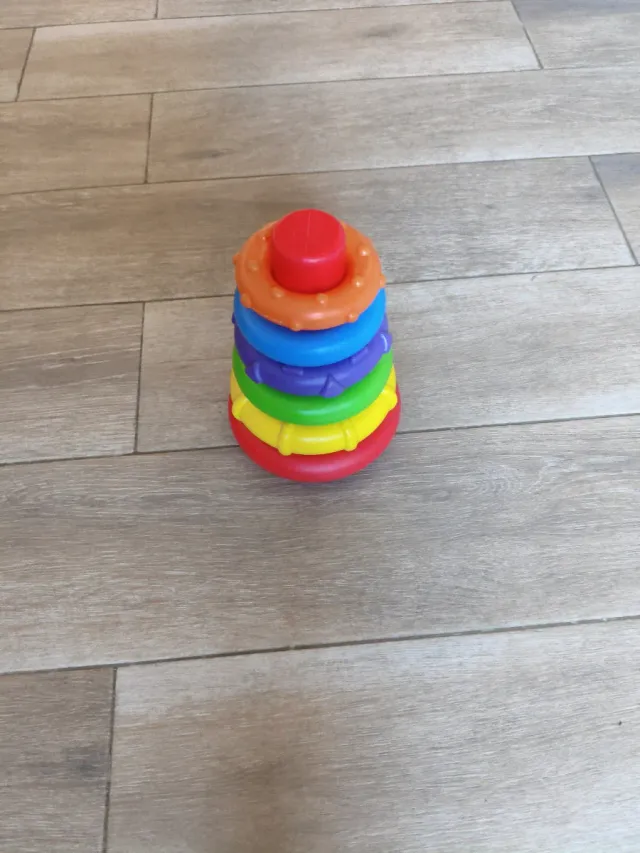 Cubos de goma apilables y cono apilable