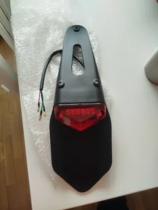 Portamatrículas moto con luz LED