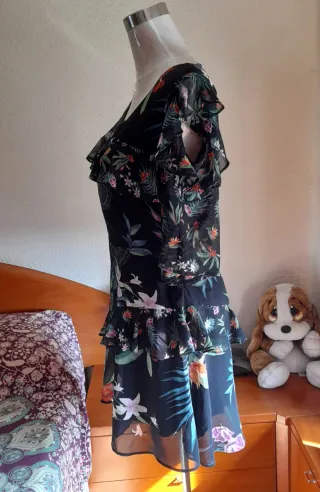 Vestido Desigual Estampado Floral manga 3/4.