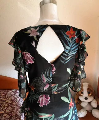 Vestido Desigual Estampado Floral manga 3/4.