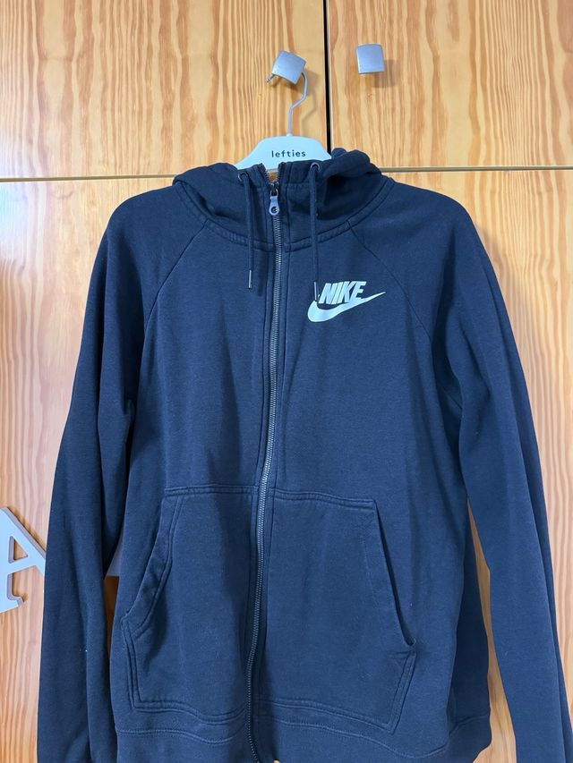 Chaqueta Nike Negra con Cremallera