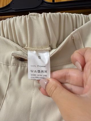 Pantalón ancho cargo beige