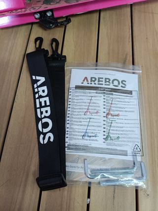 Patinete Arebos Rosa con Diseño de Corazones