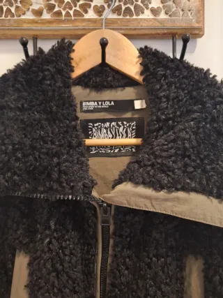 Abrigo Bimba y Lola Negro y Verde Militar