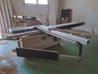 Escuadradora con aspiración