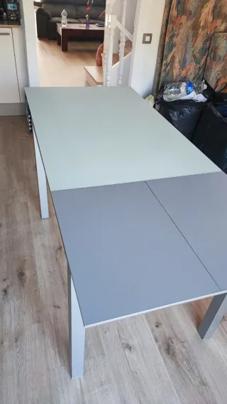 Mesa de cocina cristal y metal más sillas