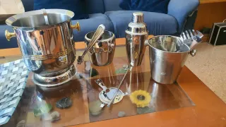 Juego Cubitera y Coctelera Metálico