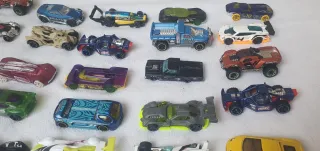 25 auto della collezione Hot Wheels